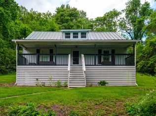 92 Rooster Ridge Rd, Roseland, VA 22967