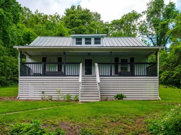 92 Rooster Ridge Rd, Roseland, VA 22967