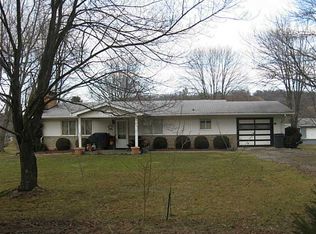 115 Locust Ln, Mount Pleasant, PA 15666