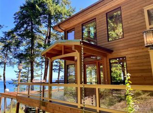 2878 Raccoon Point Rd, Eastsound, WA 98245