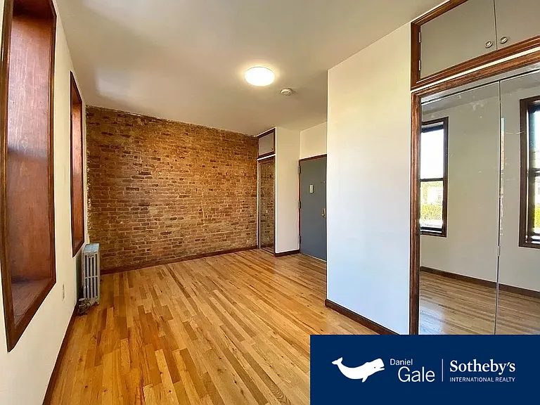 702 Washington Ave #TOP — Photo 2