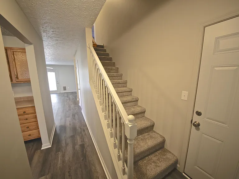 876 E Meadowlands Dr — Photo 14