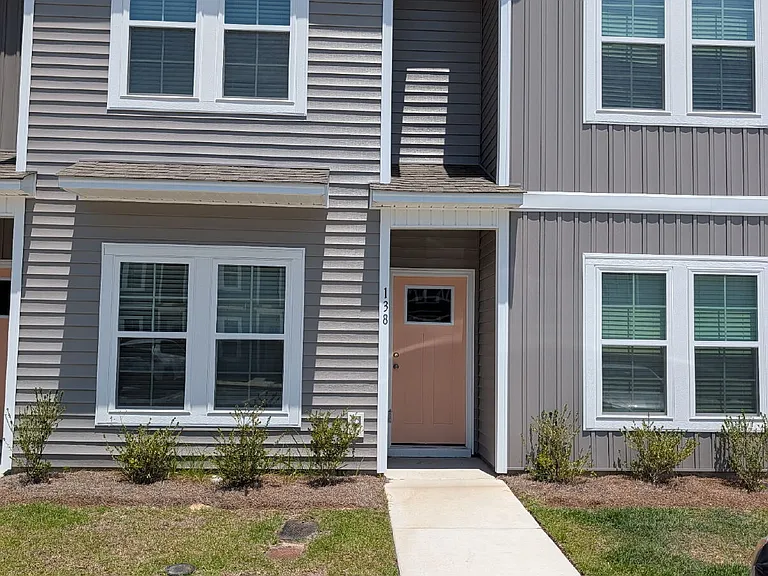 138 Loren Rd — Photo 1