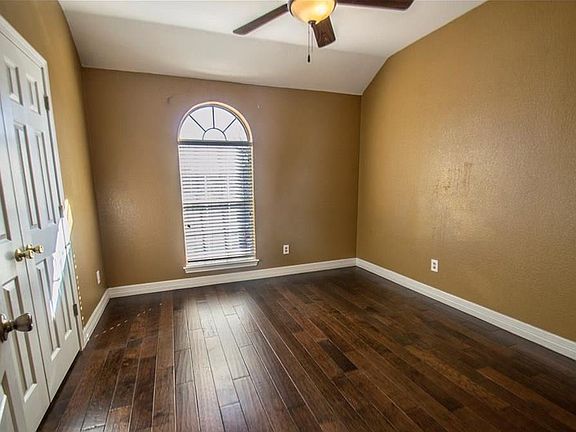 2nd image of 3047 Tupelo Ln