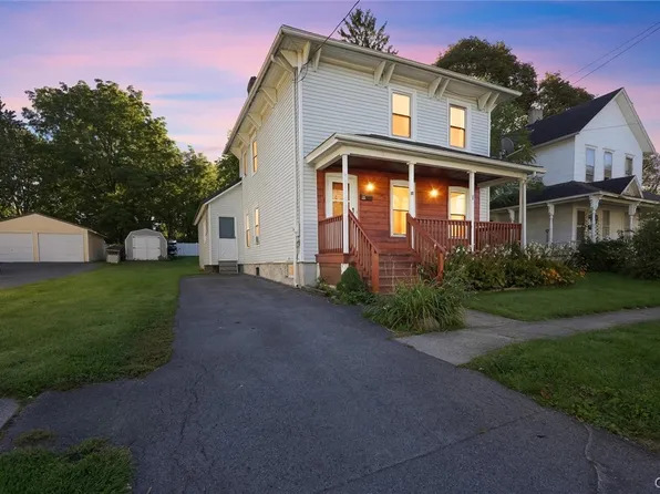 12 Mattie St, Auburn, NY 13021
