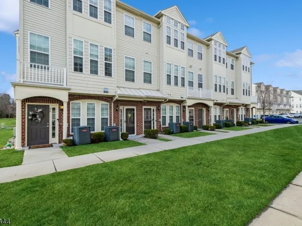 24 Kyle Dr, Tinton Falls Boro, NJ 07712