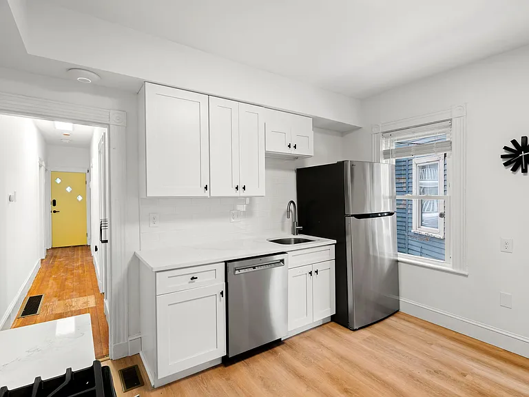 21 Sudan St #4 — Photo 14