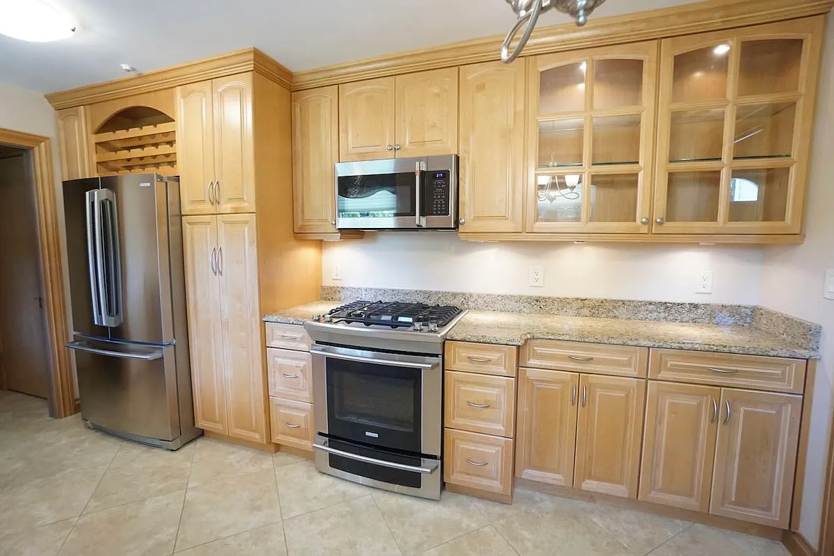 3 bed, 2552 sqft, $2,800 — Photo 3