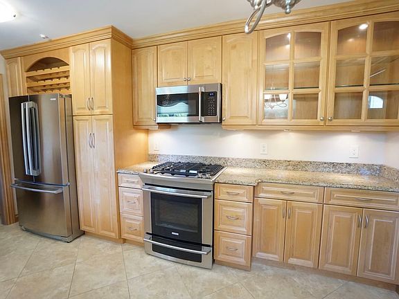 3rd image of 12321 Norton Dr