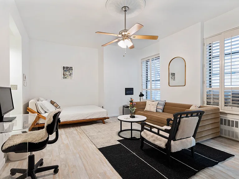 102 W 80th St #55 — Photo 4