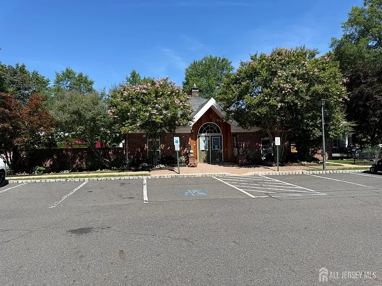 207 Darwin Ln — Photo 21