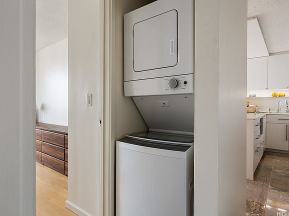 5th image of 430 Lewers St #2802