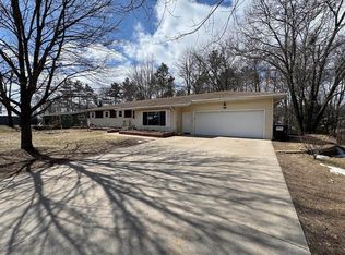 8606 Pearl St, Rothschild, WI 54474