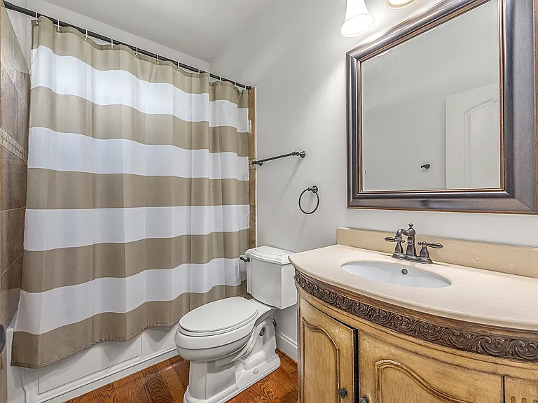 405 Pondview Ct — Photo 13