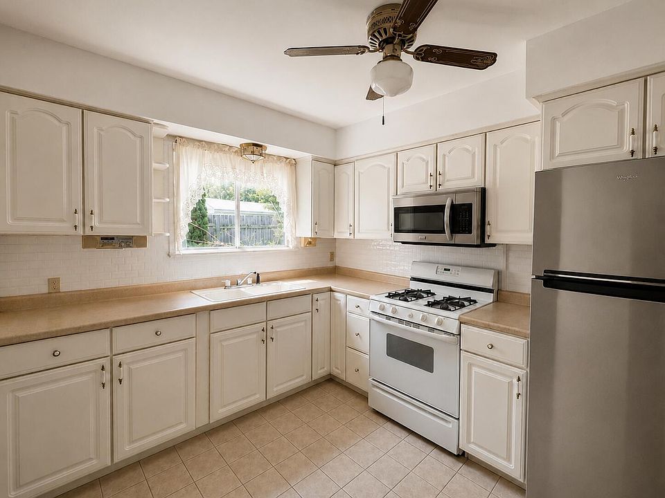 1546 Zarieda St, photo 5