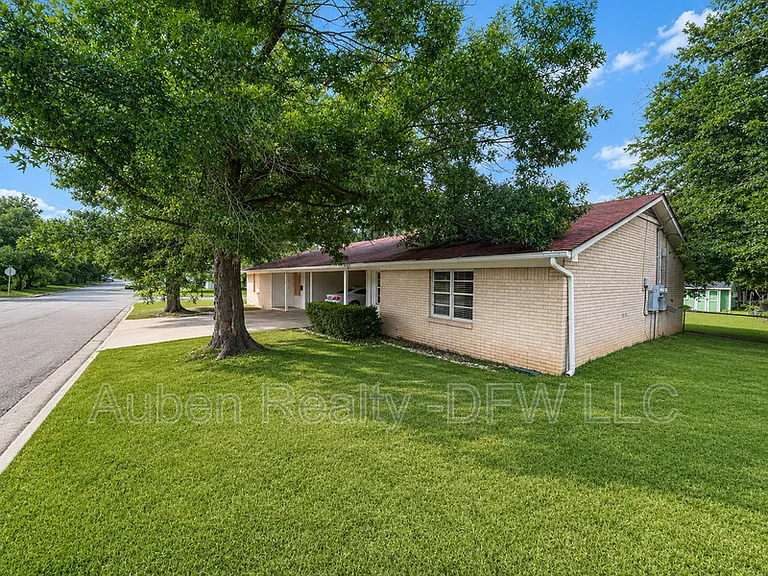 1615 N Alexander St — Photo 17