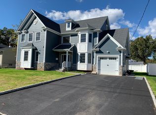 24 Yorktown Dr, Clark, NJ 07066