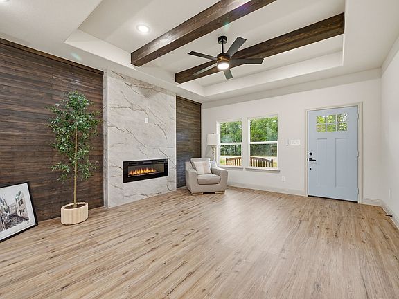 4th image of 803 Arrowhead Ct
