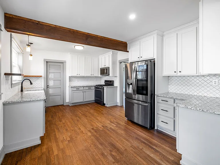622 Dyer St — Photo 9