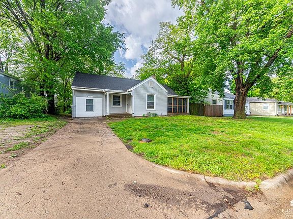 3rd image of 1107 Claflin Rd