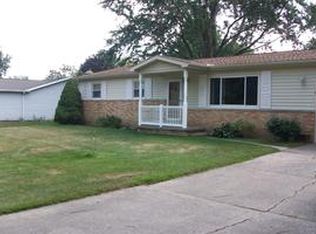 4415 Canterbury Dr, Port Huron, MI 48060
