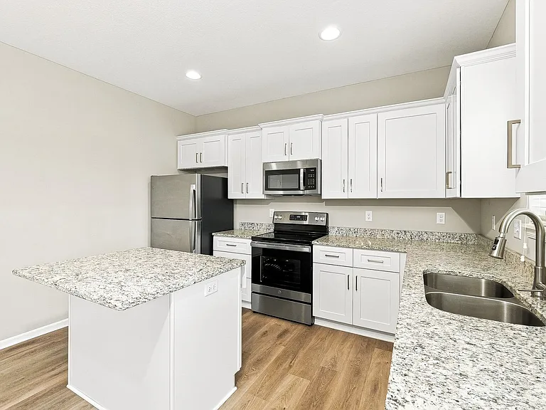 9123 SW 2nd St — Photo 5
