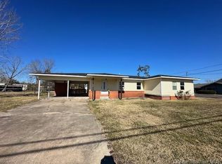 402 Goss Rd, Westlake, LA 70669