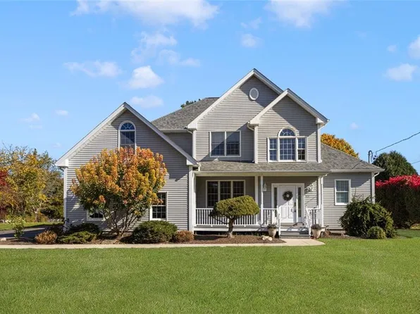 423 River Rd, Lincoln, RI 02865