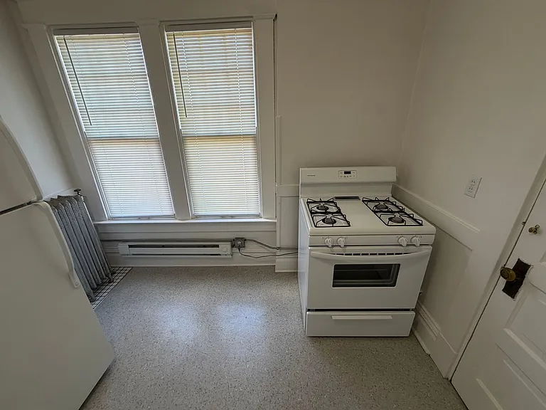 Jefferson Apartments — Photo 14