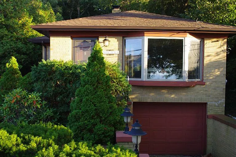 2223 Lake Shore Dr photo 1