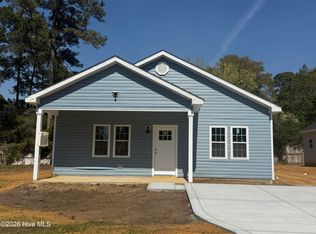 216 Pearl St, Clinton, NC 28328