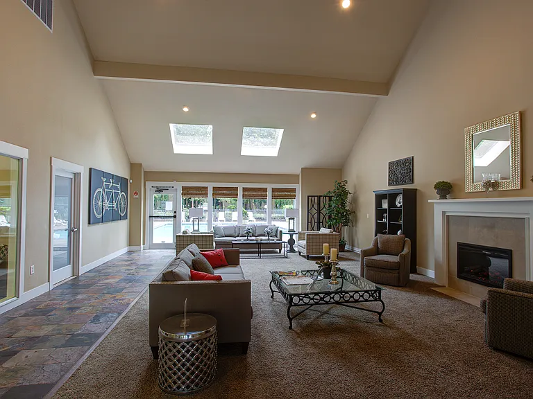 Commons at Creekside Apartments — Photo 21