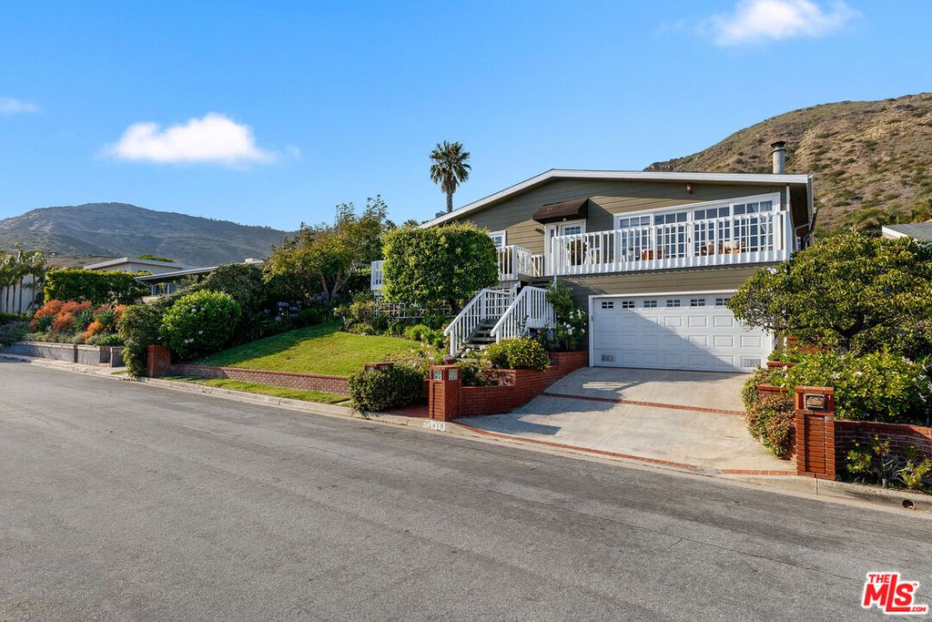 31819 Cottontail Ln, Malibu, CA - View 2