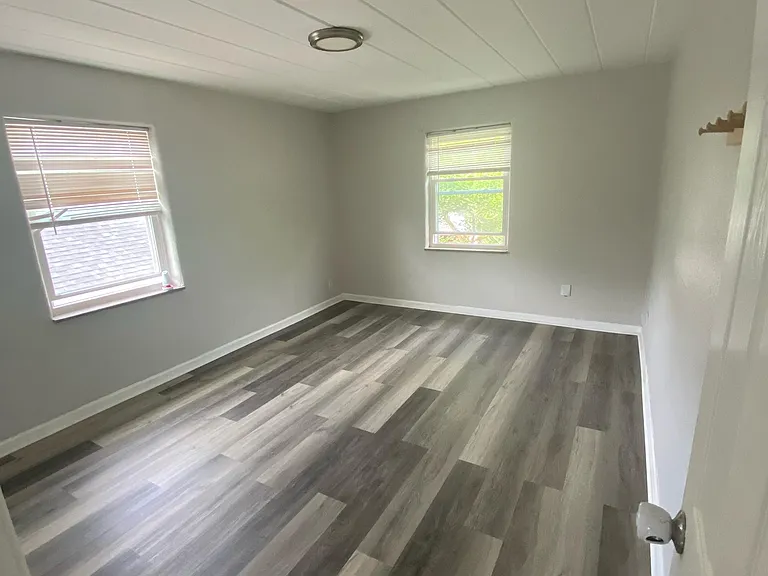 2331 Rugby Rd — Photo 4