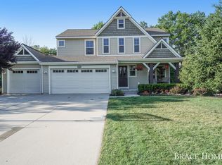 3655 Bridgehampton Dr NE, Grand Rapids, MI 49546