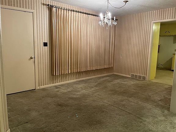 2nd image of 2012 Park Dr