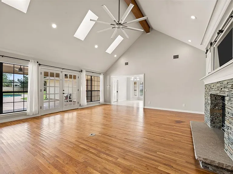 1000 Raven Bend Ct — Photo 9