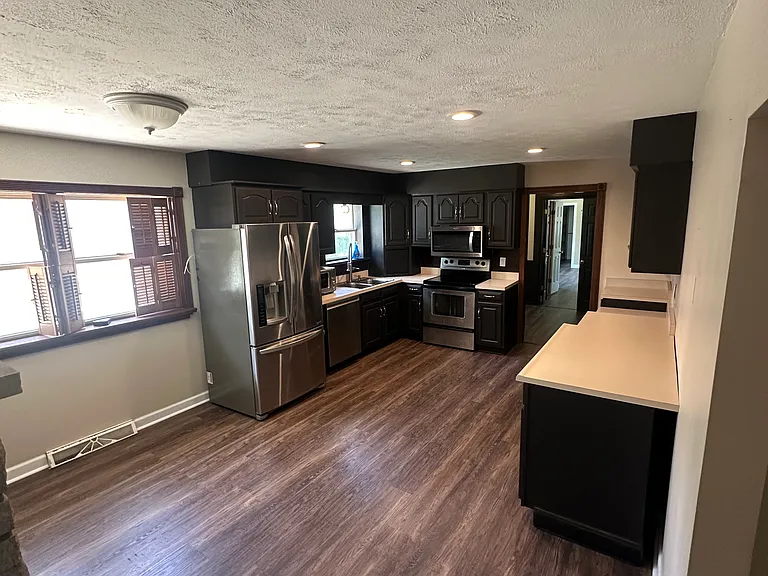 7507 Kimberly Dr — Photo 5