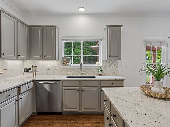2nd image of 1232 Lighthouse Pl