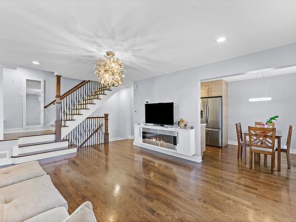2nd image of 9304 Wherry Ln