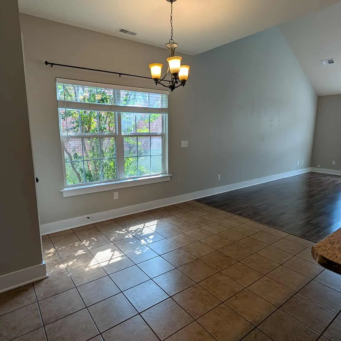 2 bed, 1740 sqft, $2,300 — Photo 4