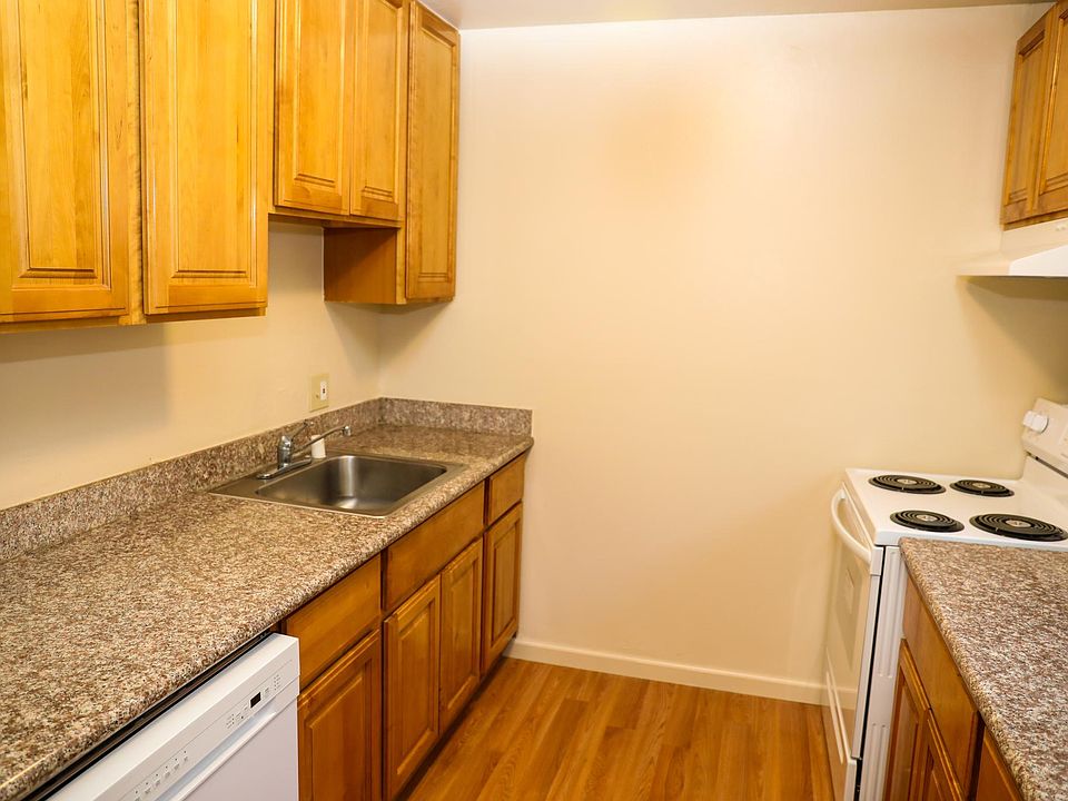1st image of 641 Iris Ave #2