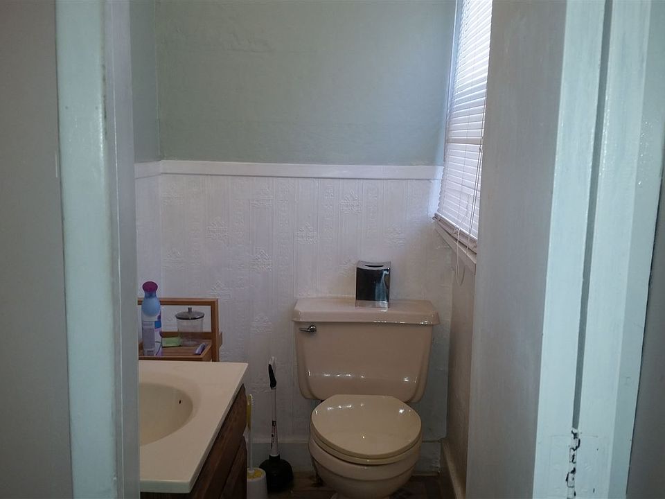 1/2 Bath