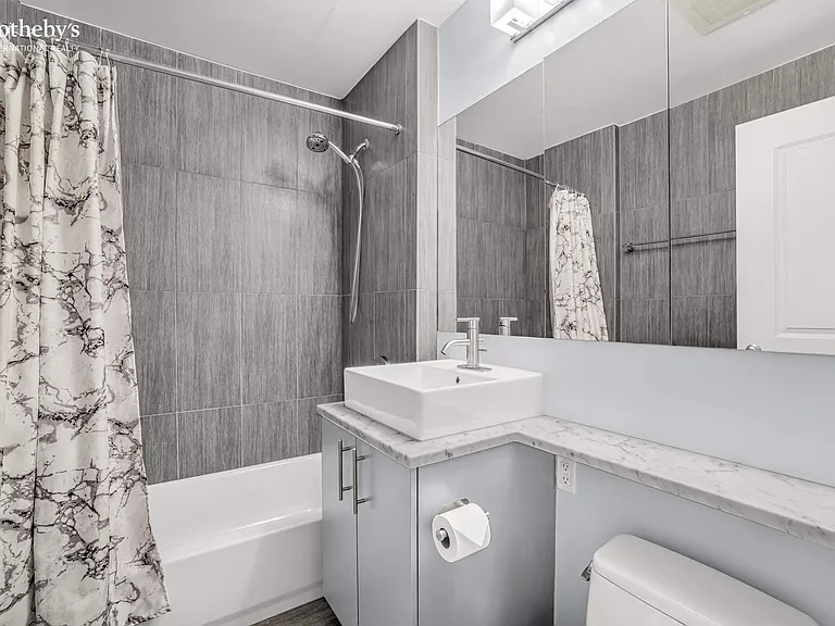 5-49 Borden Ave #F7 — Photo 9