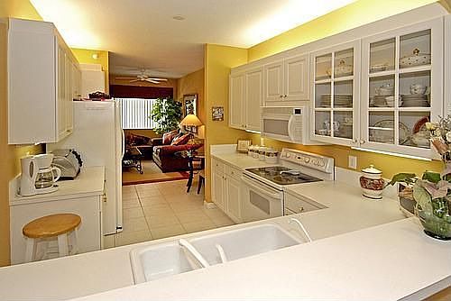 Gourmet kitcehn with GE appliances and reverse osmosis water treatment 