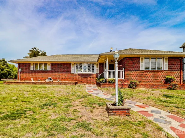 7 E 2nd St, Port Reading, NJ 07064