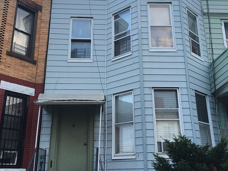 2nd image of 86 Lott St