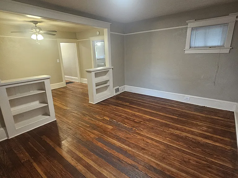 2840 Benton St — Photo 3