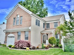 250 Carolyn Ave, Colonia, NJ 07067