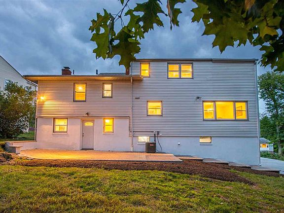 3rd image of 34 Korwel Cir